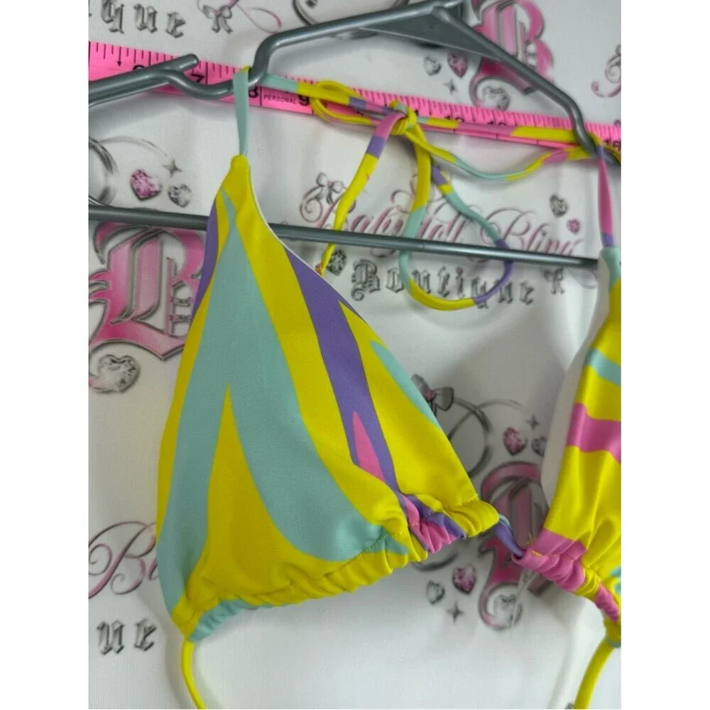 N/A vibrant triangle